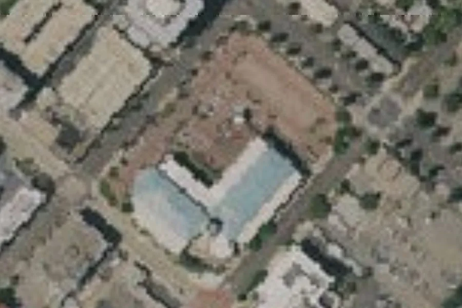 Fotografía aérea de archivo de el complejo de la sede policial y de bomberos de Burbank y las calles cercanas.