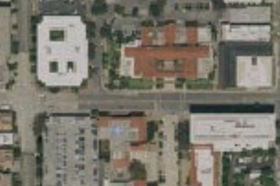 Fotografía aérea de archivo de el complejo policial de Pasadena y las calles cercanas.